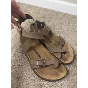 Cushionaire Lara Taupe Strappy Cork Footbed Sandals Size 7.5 thumbnail 4