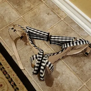 Libby Edelman plaid heel pumps thumbnail 3