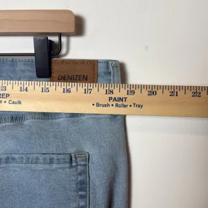 Denizen for Levi’s Women’s Mid-Rise Boyfriend Light Wash Distressed Jeans Sz 18 thumbnail 4