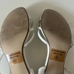 Classified Strappy Kitten Heels in White Silver Women's Size 6.5 thumbnail 6
