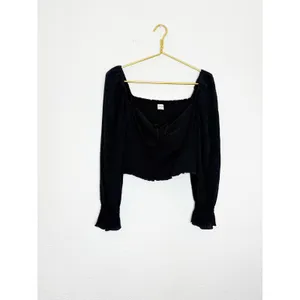 Aritzia Sunday Best Sinatra Longsleeve Blouse Large Black Smocked Sweatheart thumbnail 4