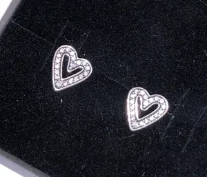 Pandora Heart Earrings thumbnail 1