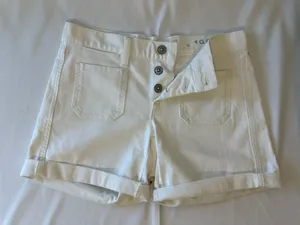 GAP White Button-Front Denim Shorts thumbnail 1