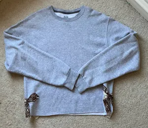 Cheetah Print Bow Sweatshirt Gray Size M thumbnail 1