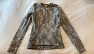 Lululemon Top thumbnail 1