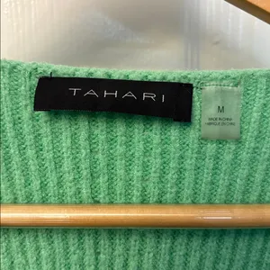 Tahari Green V-Neck Ribbed Sweater Top thumbnail 2