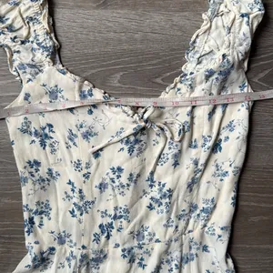 Reformation Pacey short-sleeve mini dress in Lula Floral 6 thumbnail 9