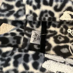 Boys Lie Leopard Animal Print Cherub 2-Pc Fleece Zip Hoodie & Pants Set XS/S thumbnail 9