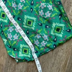 Green Geometric Print Infinity Scarf Lightweight Loop Scarf EUC thumbnail 4