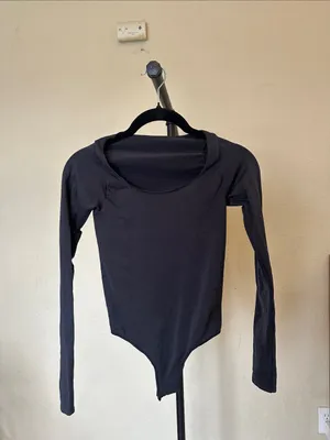 Skims ESSENTIAL LONG SLEEVE SCOOP NECK BODYSUIT Onyx Nwt Size S/M thumbnail 5