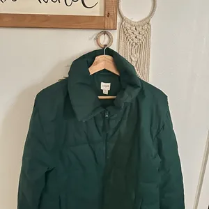 J.Crew Green Puffer Jacket thumbnail 2