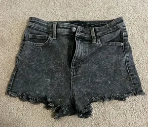 Kendall + Kylie Shorts thumbnail 1