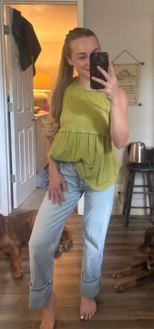 Boutique Top thumbnail 1