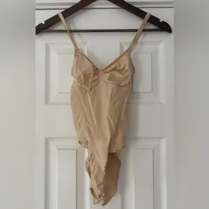 SKIMS Cream Seamless Sculpt Brief Bodysuit Size‎ Medium NWOT thumbnail 3