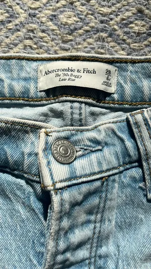 Abercrombie Low-Rise Jeans 90s Baggy thumbnail 3