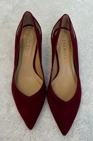 NWOT Talbots Womens Burgundy Suede 2” Classic Heels Pointed Toe 5.5 M thumbnail 1