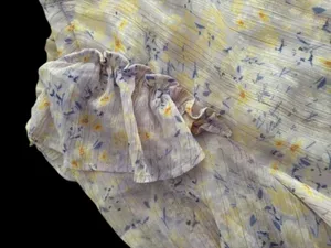 NWT Ann Taylor Size Medium Floral Flutter Sleeve Subtle Metallic Blouse NEW thumbnail 6