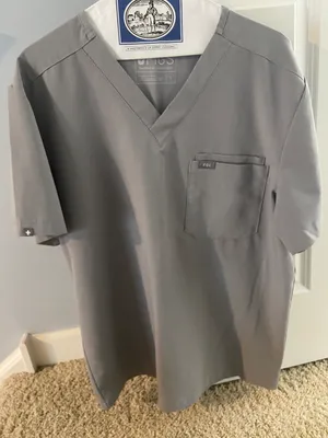 FIGS Scrub Top thumbnail 1