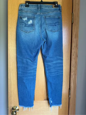 American Eagle Distressed Stretch Mom Jeans Raw Frayed Hem Blue Denim Size 8 thumbnail 3