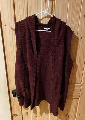 Cato Est 1946 Burgundy Sleeveless Sweater With Hood Size 18/20W thumbnail 1