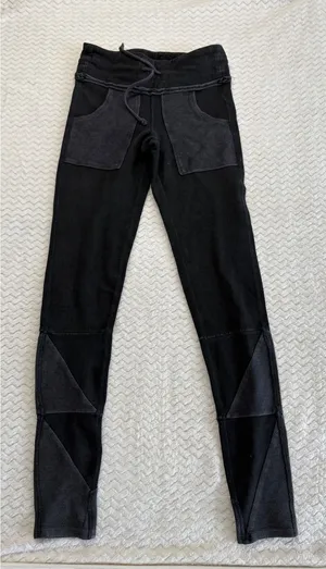 FP Movement Free People Black Paneled Geometric Joggers XS Drawstring Activewear thumbnail 1