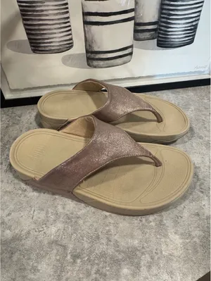 FitFlop Lulu model in a shiny rose gold finish. Size 6 thumbnail 4