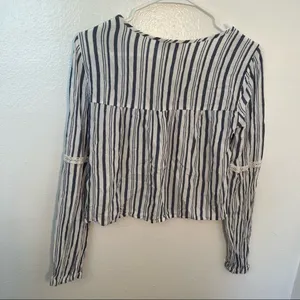 Hollister Women's Size XS Cropped Top Long Sleeve Keyhole White Blue Gray Stripe thumbnail 9