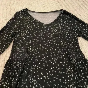 Motherhood Maternity black tunic dandelion‎ long-sleeve shirt, size medium​ thumbnail 4