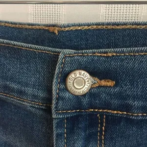 Old Navy Bermuda Jean Shorts Distressed Size 6 Blue Denim w/ Pockets Cotton thumbnail 2