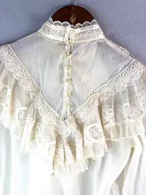 Jessica’s Gunne Sax 11 Vintage Victorian Style Cream Lace Yoke Ruffle Blouse thumbnail 8