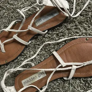 Steve Madden Madden Girl Beige Suede‎ Lace Up Strappy Gladiator Sandal thumbnail 2