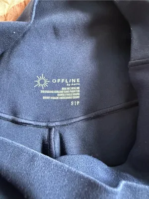 Offline by aerie 7/8 navy leggings thumbnail 3