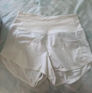 Lululemon Shorts thumbnail 1