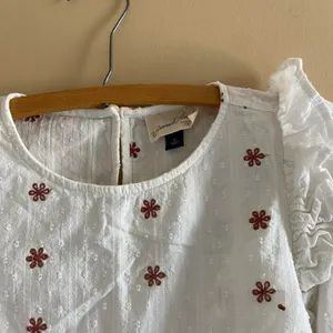 white cottage core floral embroidered blouse top thumbnail 2