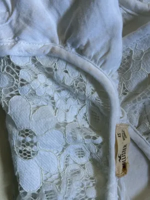 Hollister White Lace Cold-Shoulder Tie-Front Blouse XS thumbnail 10