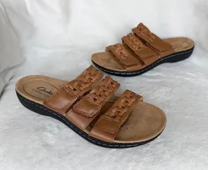 NWOT Clarks Collection Women’s Brown Woven Adjustable Comfort Sandals Size 7 M thumbnail 1