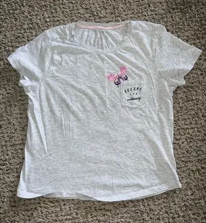 Escape the ordinary gray tee‎ size large thumbnail 1