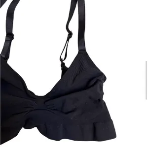 SKIMS Seamless Sculpting Bra thumbnail 4
