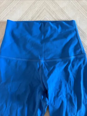 Lululemon Women’s Size 0 Vibrant Blue Leggings 22” Inseam thumbnail 3