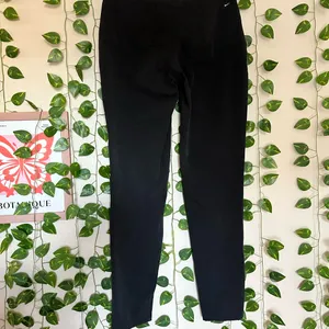 Nike black pants/ jeans size 0 slim fit women’s thumbnail 6