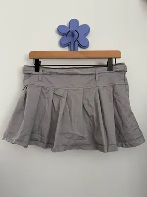 charlotte russe medium grey mini pleated skort belt minimal neutral academia Y2K thumbnail 4