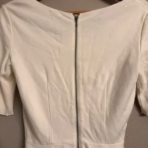 Aritzia BABATON Peplum Blouse‎ thumbnail 3