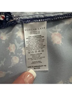 Morgan Lane x FabFitFun Allie Floral Satin Robe Navy Size Small Medium thumbnail 10