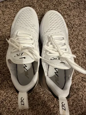 Women’s Nike Air Max 270 Shoes thumbnail 4