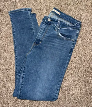 Levi’s 721 High-Rise Skinny Jeans thumbnail 3