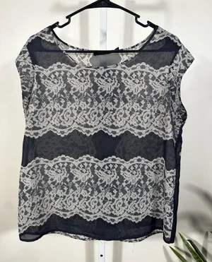 N25. The Limited Black & Cream Floral Lace-Print Top thumbnail 1