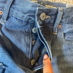 Old Navy High Rise Slouchy Straight‎ Jeans Women Size 4 Distressed Blue thumbnail 3