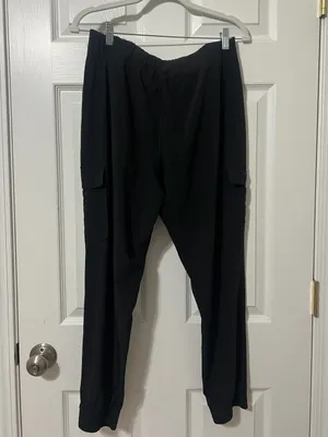 GAP Fit Black Jogger Runaround Cargo Black Pants thumbnail 4