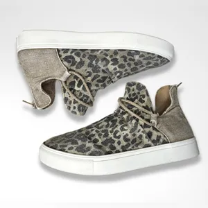 Women’s VERY G Buckle Brand Survivor Leopard Print Back Zip Sneaker Boot Sz:8 thumbnail 4