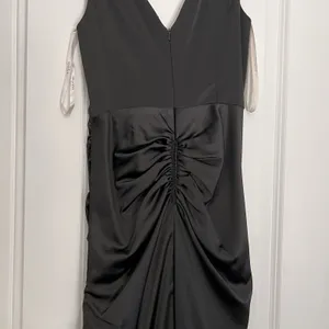 David's Bridal GALINA SIGNATURE Women’s Stretch Satin Ruched Mermaid Dress Black Size 2 EUC thumbnail 7